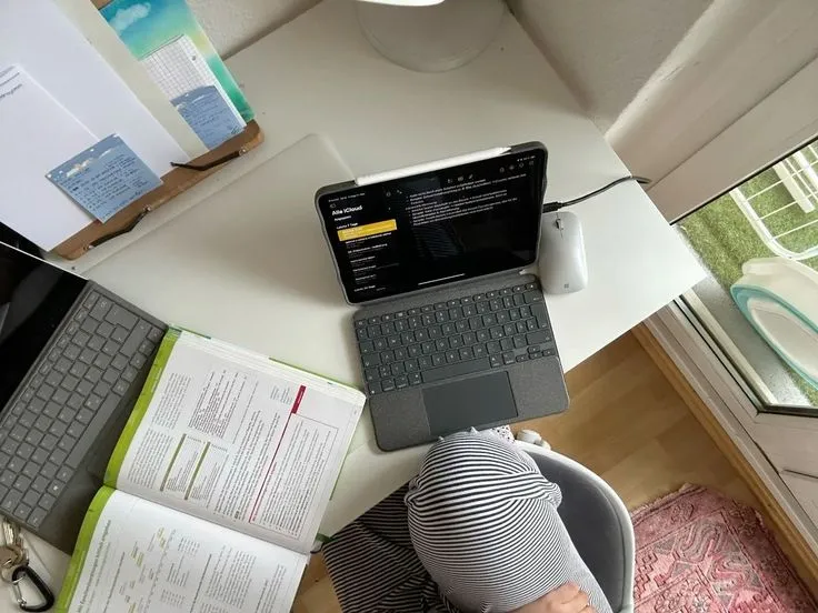 Sala konferencyjna, scena i publiczność